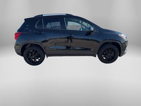 Used 2022 Chevrolet Trax LT w/ Midnight Edition AWD/4WD image 5