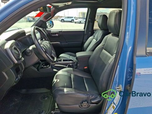 Used 2019 Toyota Tacoma TRD Sport AWD/4WD image 13