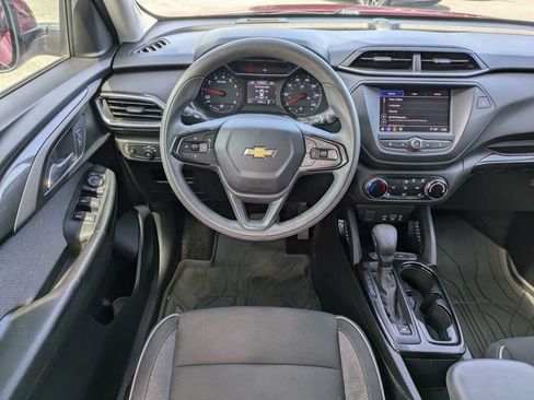 Used 2021 Chevrolet TrailBlazer LT w/ Driver Confidence Package FWD image 16