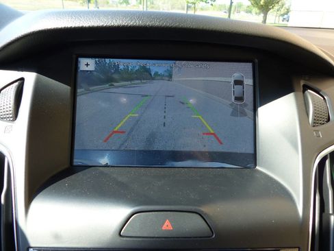 Used 2018 Ford Focus Titanium w/ Titanium Technology Package FWD image 34