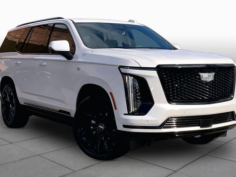Used 2025 Cadillac Escalade Sport Platinum w/ LPO, ONYX Package AWD/4WD image 5