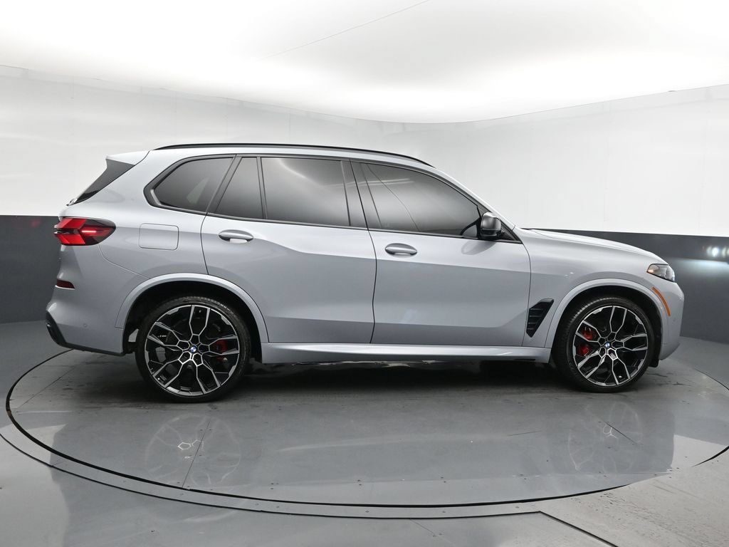 Used 2024 BMW X5 M60i AWD/4WD image 3