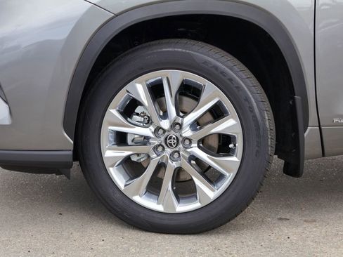 New 2026 Toyota Highlander Limited AWD/4WD image 19