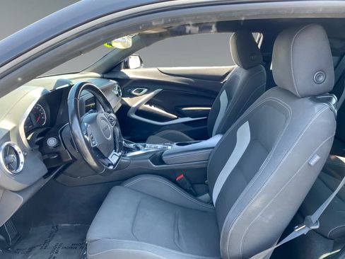 Used 2023 Chevrolet Camaro LT RWD image 9
