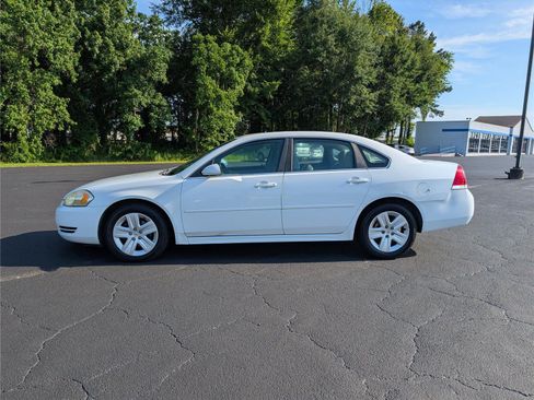 Used 2011 Chevrolet Impala LS FWD image 2