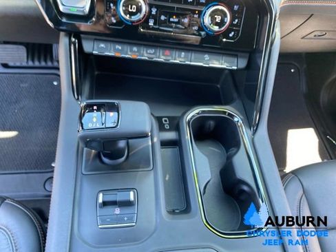 Used 2025 GMC Sierra 1500 AT4 w/ AT4 Premium Package AWD/4WD image 47