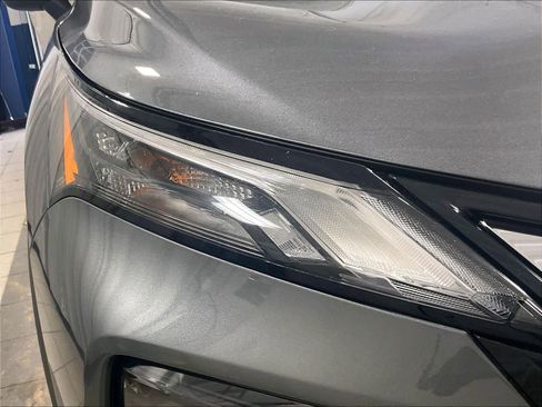 Used 2025 Nissan Rogue SV image 33