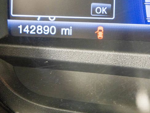 Used 2014 Ford Explorer Limited w/ Equipment Group 301A AWD/4WD image 36