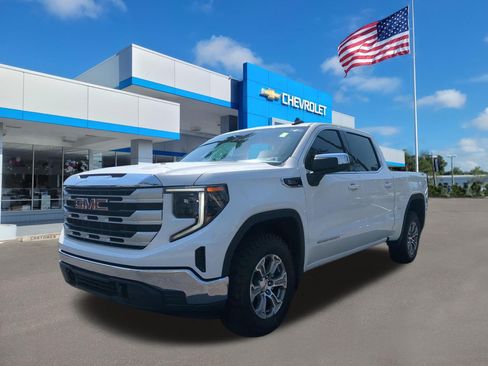 Used 2023 GMC Sierra 1500 SLE w/ X31 Off-Road Package AWD/4WD image 9