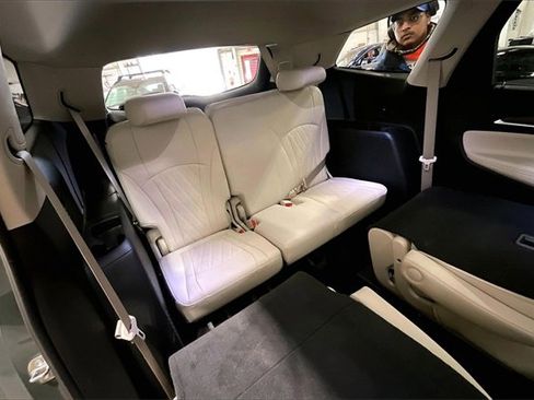 Used 2023 Buick Enclave Avenir w/ Avenir Technology Package image 28