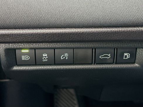 Used 2025 Toyota Camry LE image 17