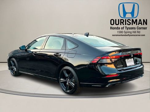 Used 2025 Honda Accord Sport image 3