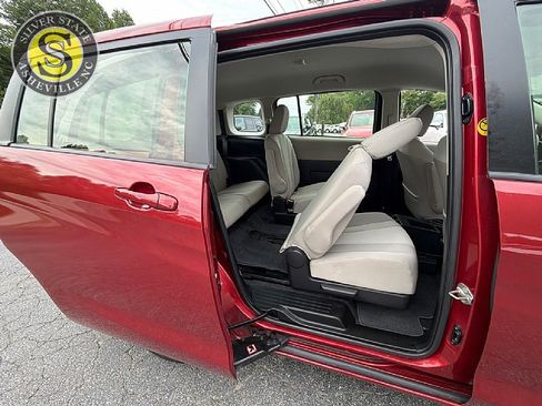 Used 2015 MAZDA MAZDA5 Sport FWD image 21