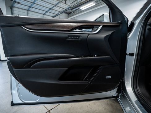 Used 2018 Cadillac XTS Luxury image 29