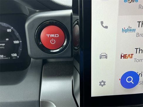 Used 2025 Toyota Tacoma TRD Off-Road image 39