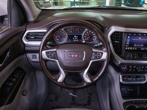 Used 2023 GMC Acadia SLT image 12