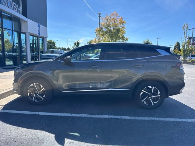 Used 2025 Kia Sportage LX FWD image 2