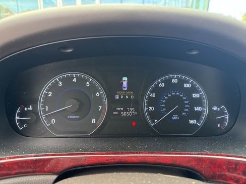 Used 2013 Hyundai Equus Signature image 5