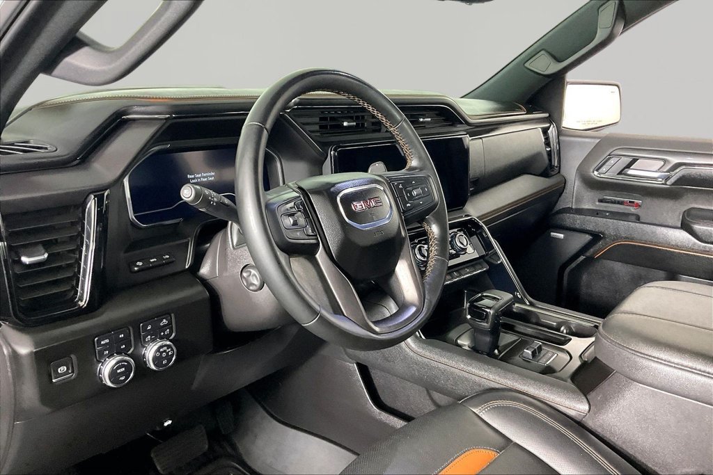 Used 2024 GMC Sierra 1500 AT4 w/ Technology Package AWD/4WD image 16