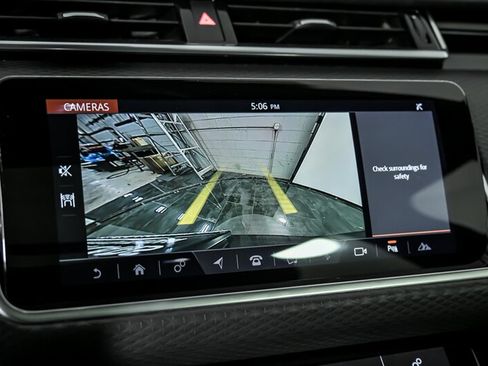 Used 2020 Land Rover Range Rover Velar R-Dynamic S AWD/4WD image 33