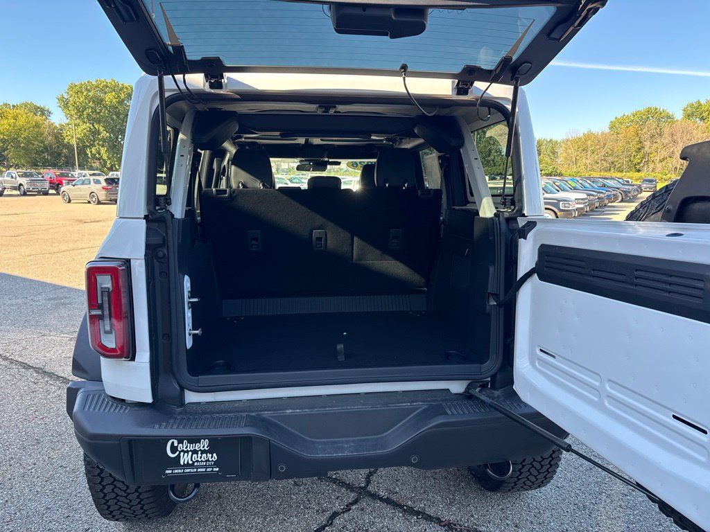 New 2026 Ford Bronco Badlands w/ Sasquatch Package AWD/4WD image 23
