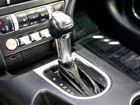 Used 2023 Ford Mustang Convertible image 24