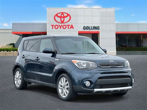 Used 2017 Kia Soul + image 7