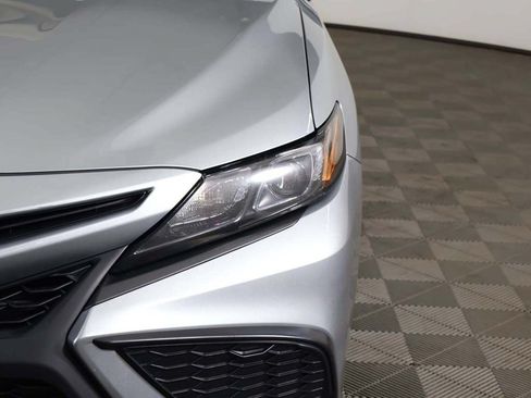 Used 2022 Toyota Camry SE FWD image 10