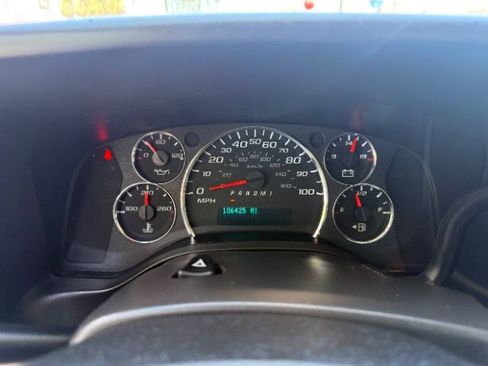 Used 2021 Chevrolet Express 2500 RWD image 12