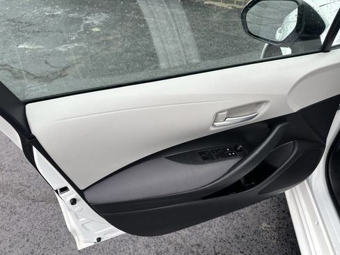 Used 2020 Toyota Corolla LE image 13