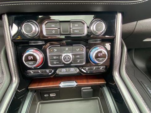 Used 2023 GMC Yukon XL Denali Ultimate w/ LPO, Floor Liner Package AWD/4WD image 17