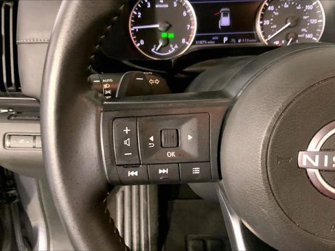 Used 2025 Nissan Pathfinder SV AWD/4WD image 18