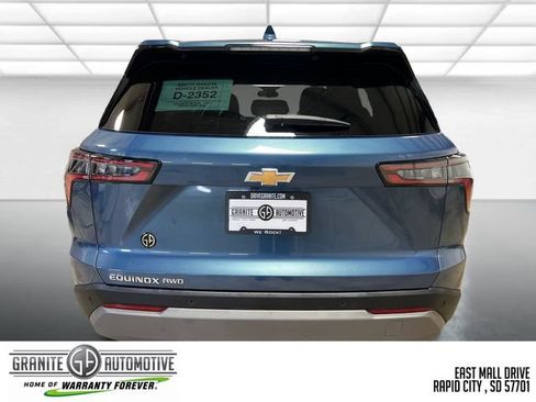 Used 2026 Chevrolet Equinox LT AWD/4WD image 5