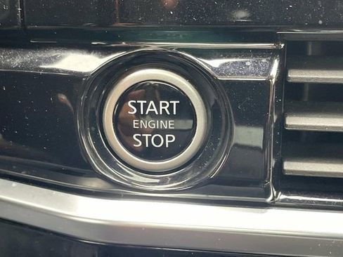 Certified 2023 Nissan Pathfinder Platinum w/ Black Appearance Package image 29