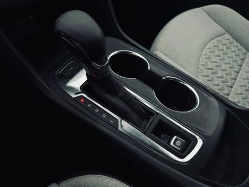 Used 2023 Chevrolet Equinox LS image 28