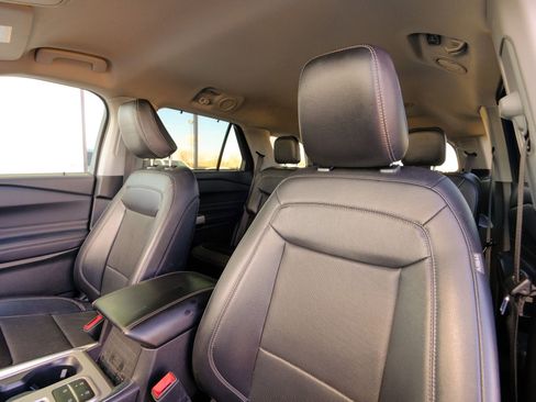 Used 2024 Ford Explorer Limited image 28