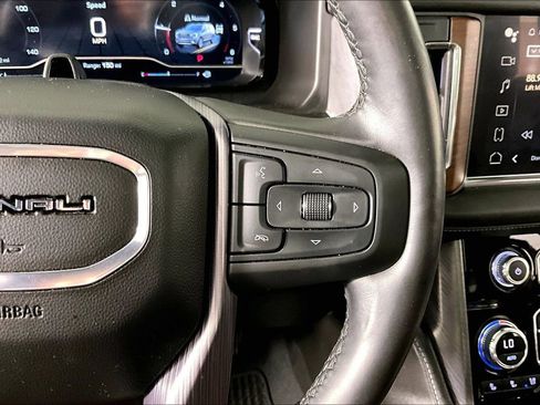 Used 2023 GMC Yukon Denali Ultimate AWD/4WD image 10