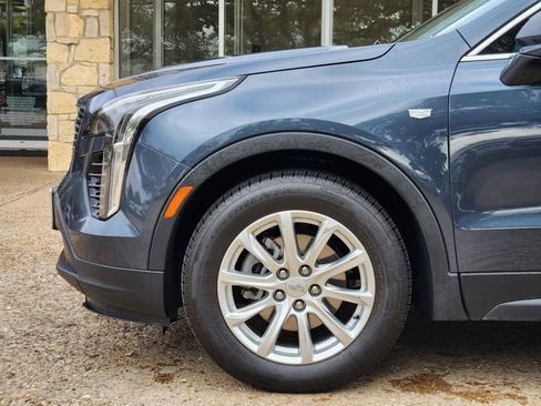 Used 2020 Cadillac XT4 Luxury w/ Cold Weather Package image 9