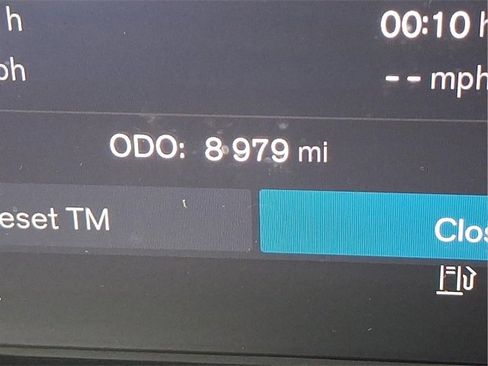 Certified 2025 Volvo XC60 B5 Plus image 17