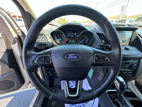 Used 2018 Ford Escape SEL image 12