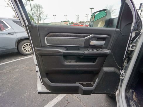 Used 2022 RAM 2500 Big Horn w/ Night Edition image 18