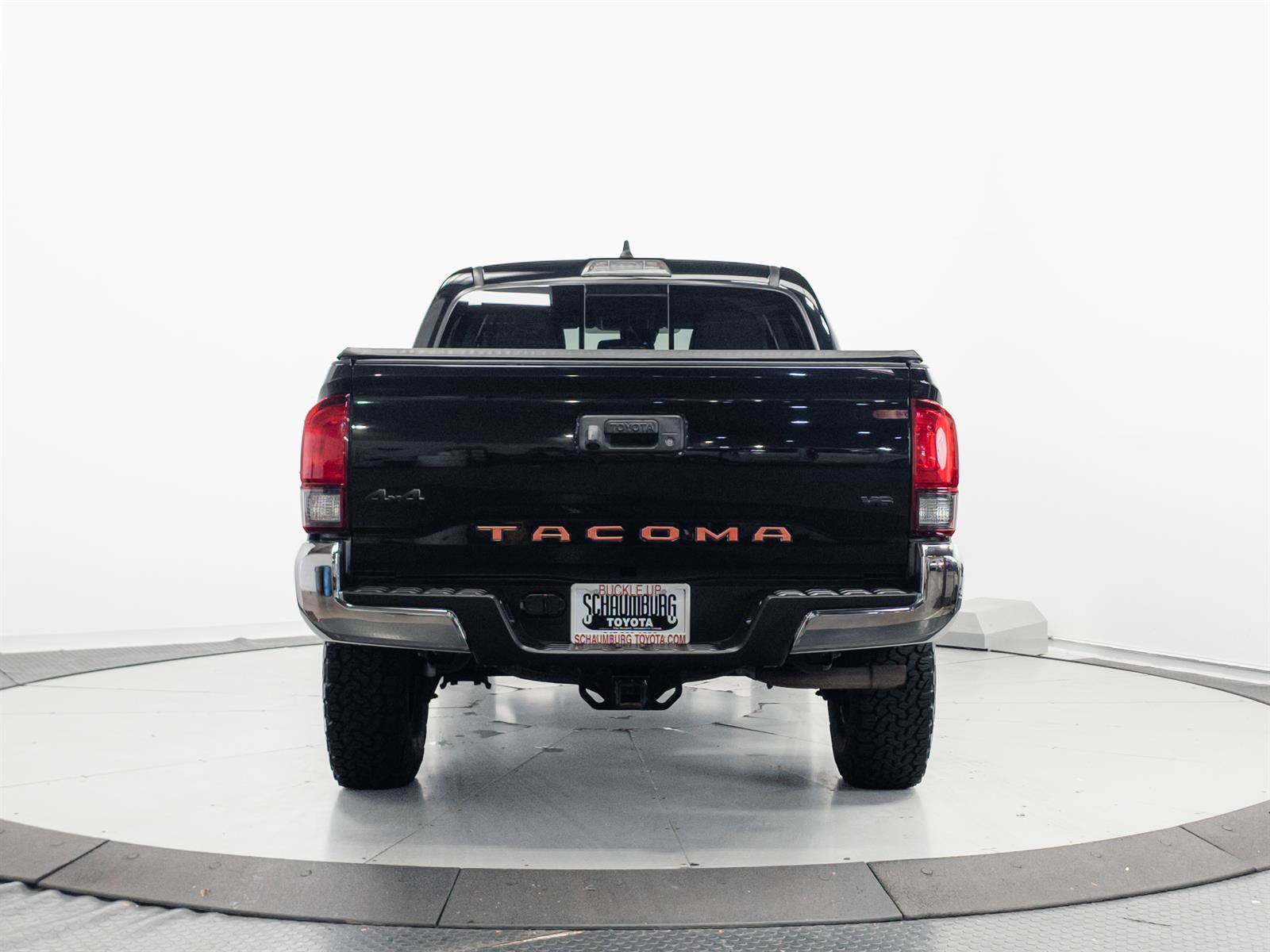 Used 2021 Toyota Tacoma SR5 AWD/4WD image 9