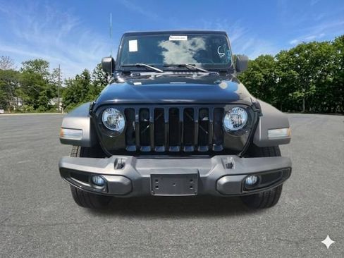 Used 2022 Jeep Wrangler Unlimited Sport AWD/4WD image 3