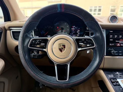 Used 2017 Porsche Macan S image 24