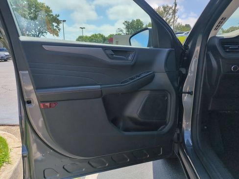 Used 2025 Ford Escape Active AWD/4WD image 11