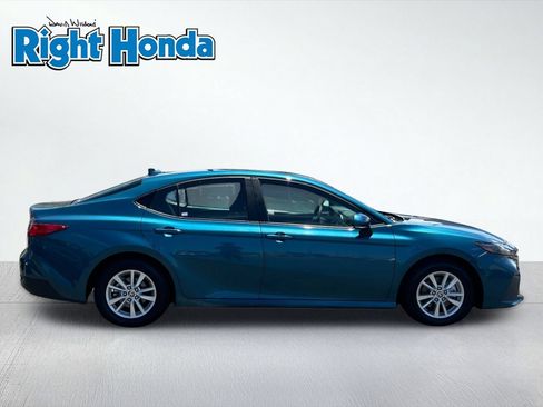 Used 2025 Toyota Camry LE FWD image 7