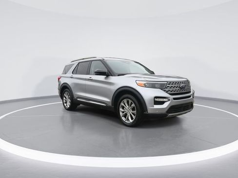 Used 2022 Ford Explorer Limited w/ Equipment Group 301A image 2