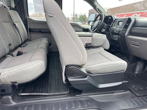 Used 2020 Ford F250 XL w/ Power Equipment Group image 10