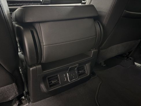 Used 2024 GMC Sierra 1500 SLT image 11