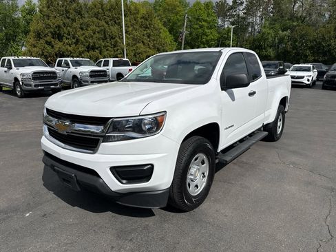 Used 2018 Chevrolet Colorado W/T w/ WT Convenience Package RWD image 7